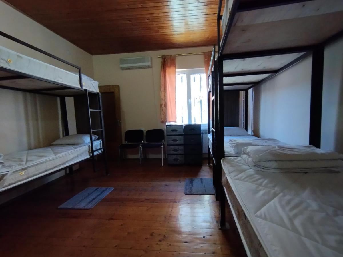Wooden_Room_Hostel エレバン エクステリア 写真