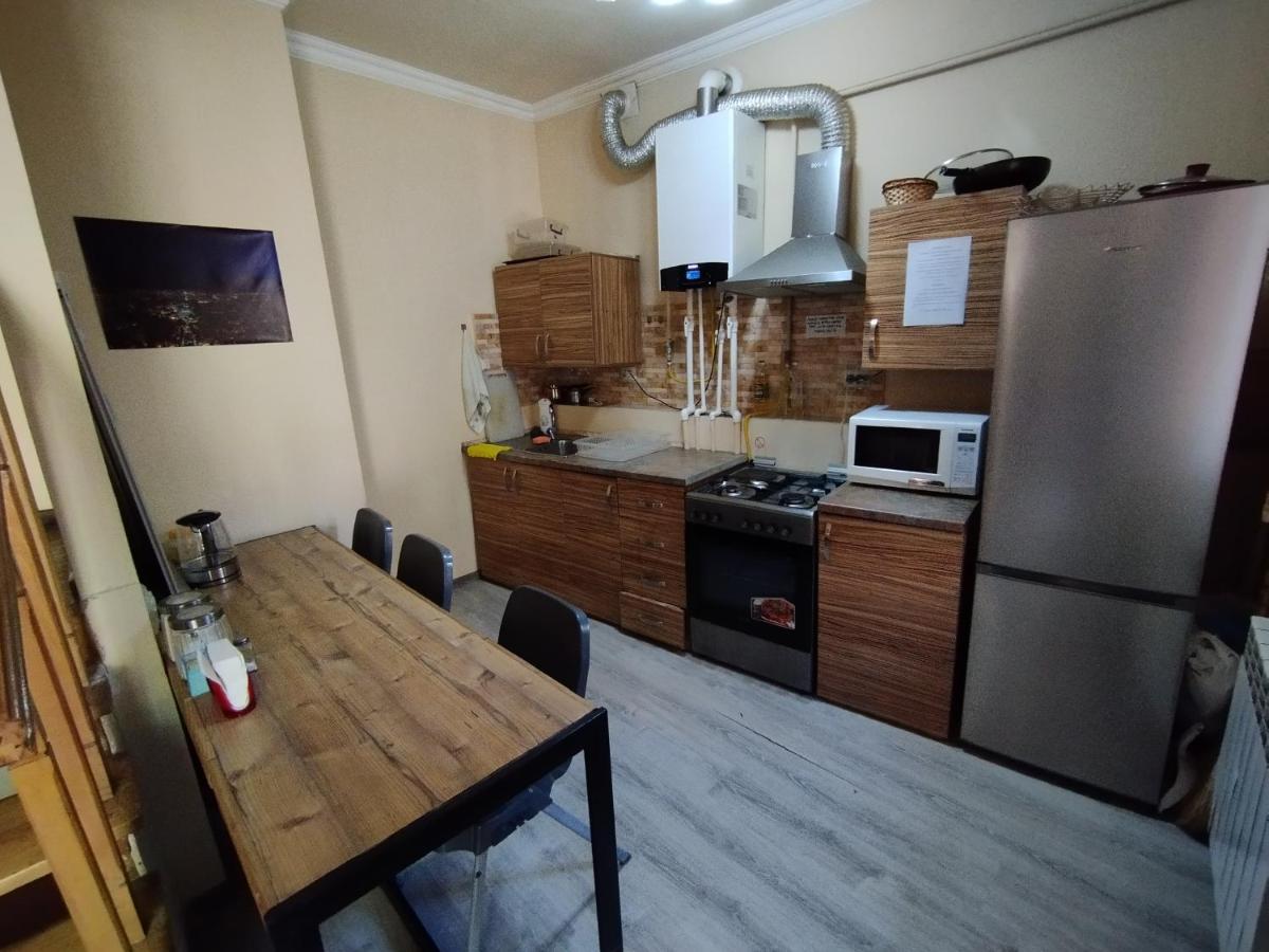 Wooden_Room_Hostel エレバン エクステリア 写真